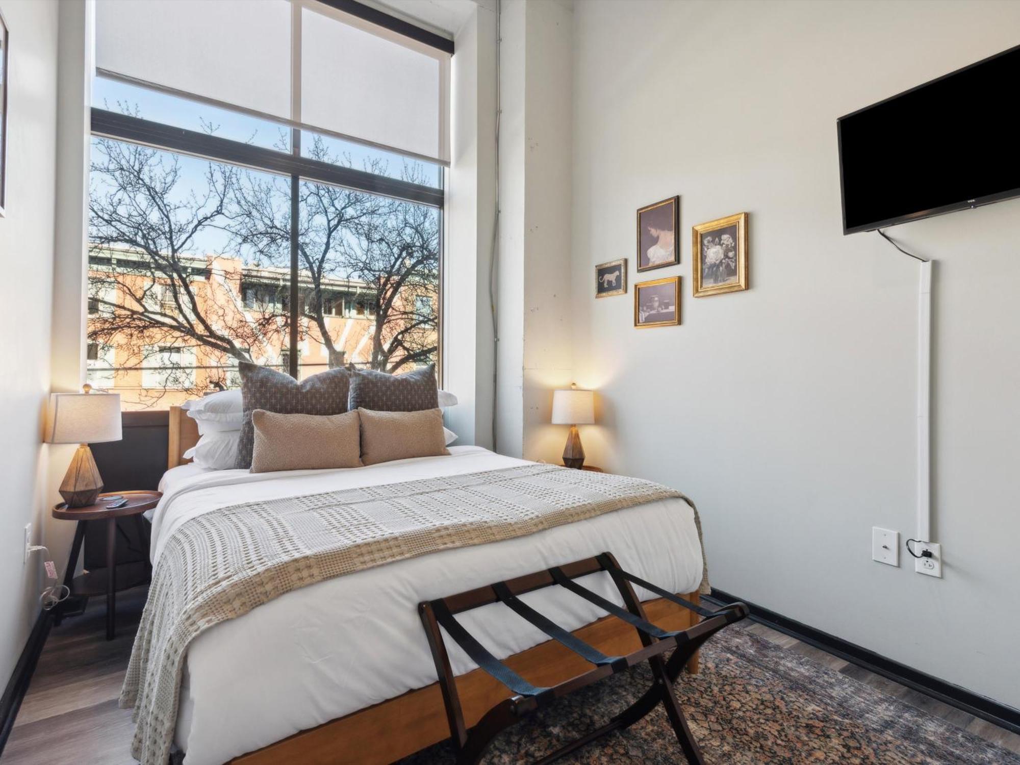 Large 3br Apts & Studios, Free Parking, Gym, Game Apartment Philadelphia