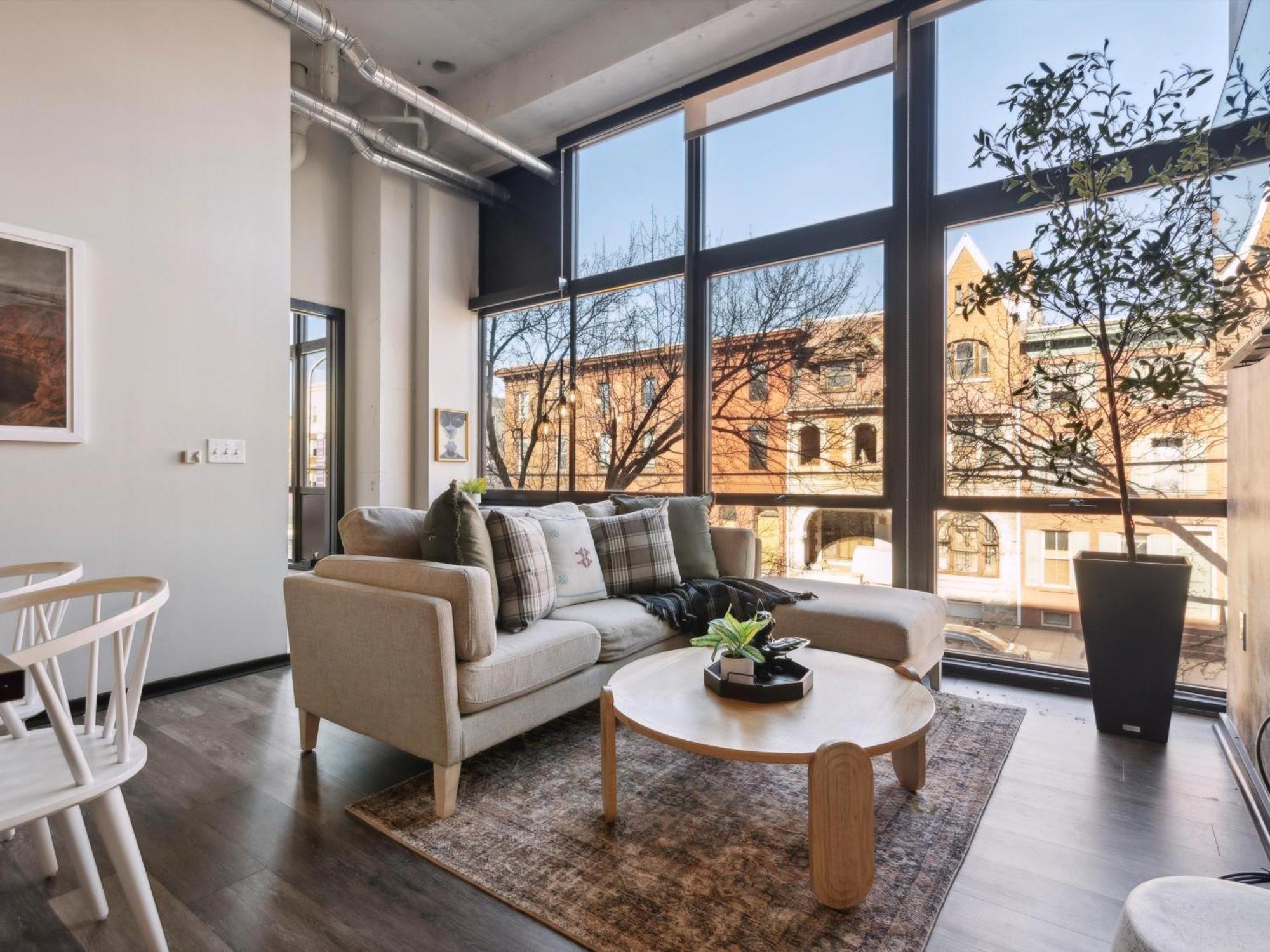 Apartment Large 3br Apts & Studios, Free Parking, Gym, Game