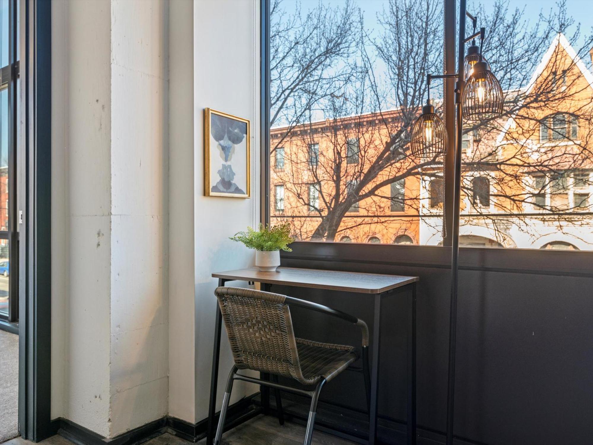 Large 3br Apts & Studios, Free Parking, Gym, Game Apartment