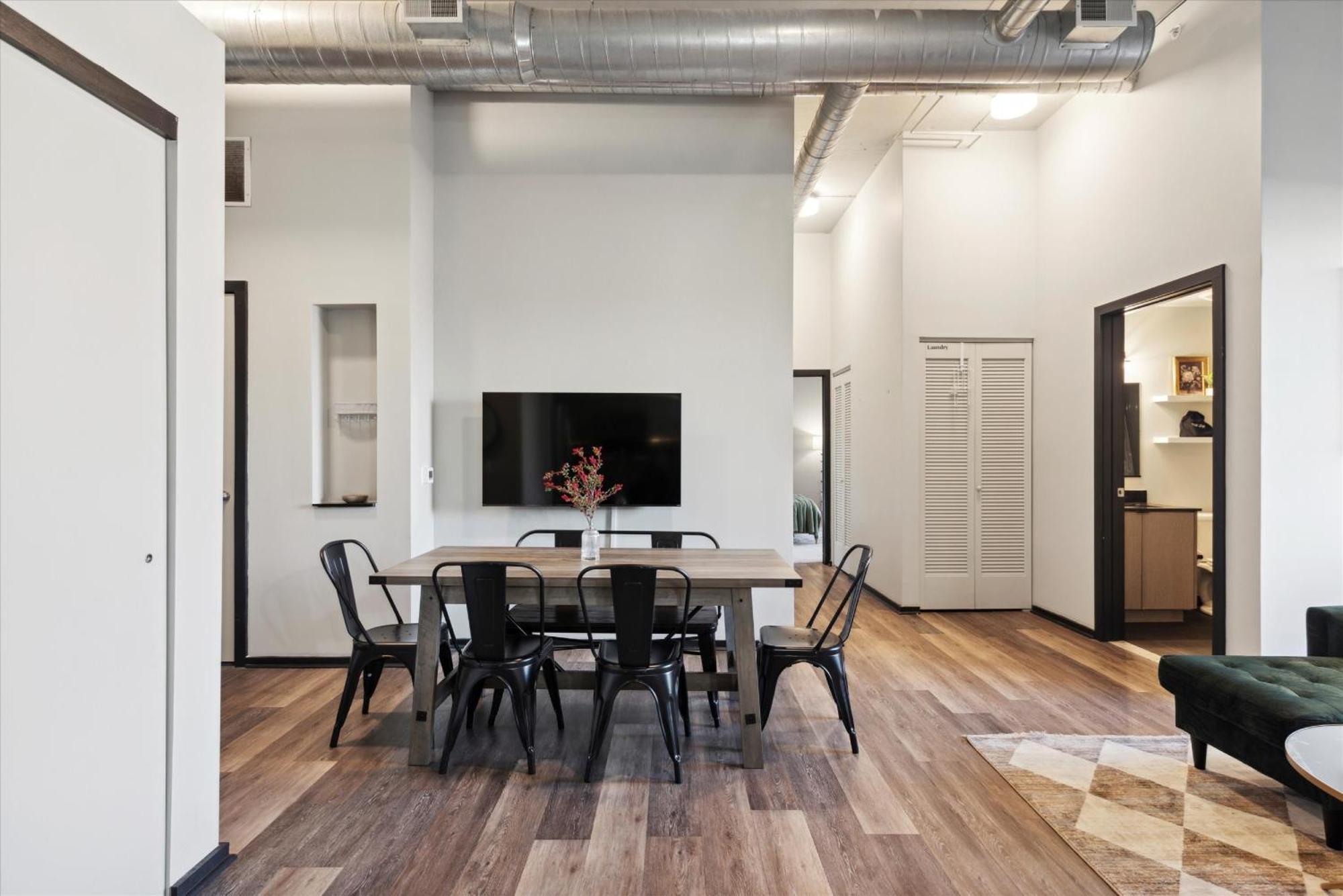 Large 3br Apts & Studios, Free Parking, Gym, Game Apartment Philadelphia