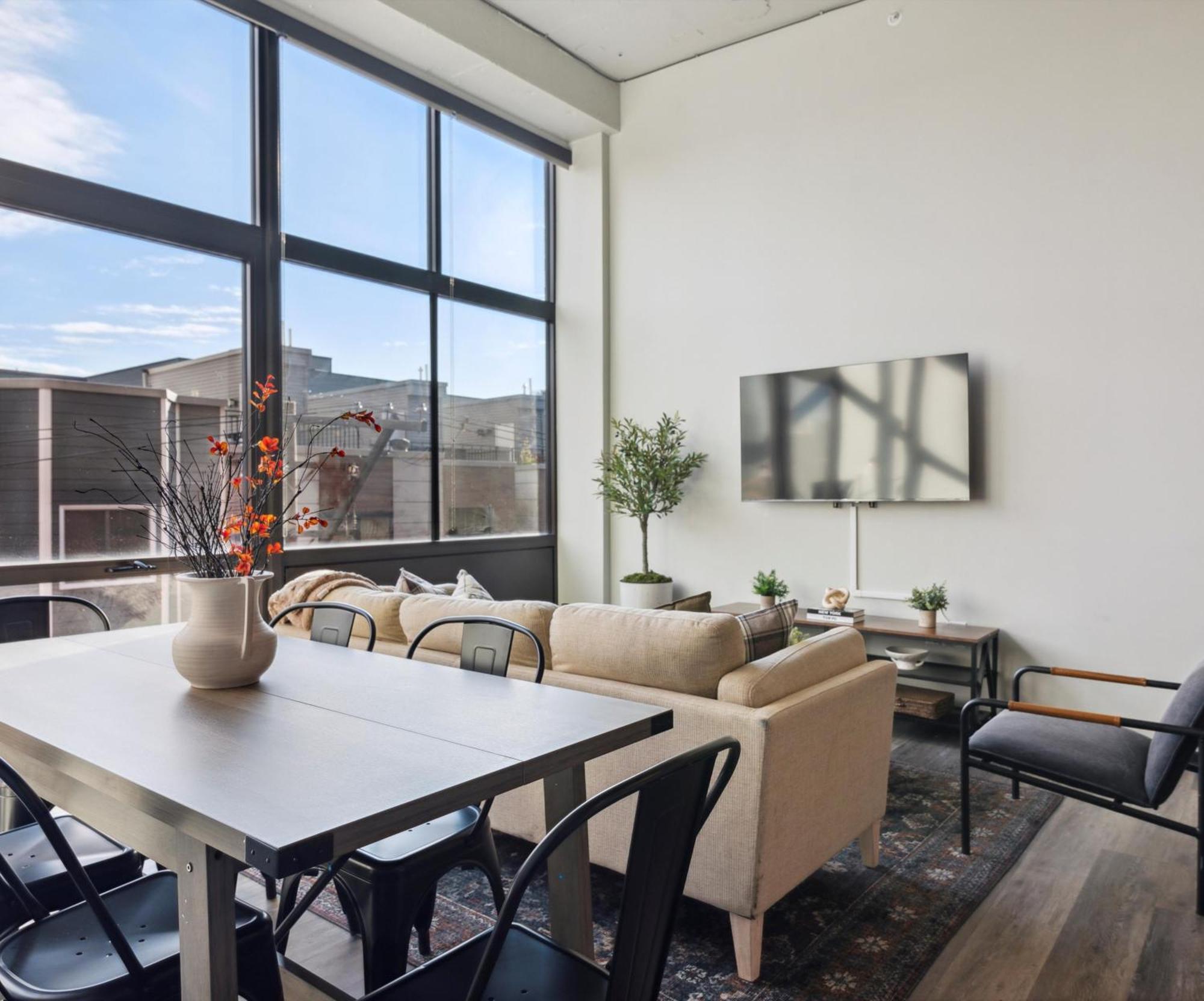 Large 3br Apts & Studios, Free Parking, Gym, Game Apartment