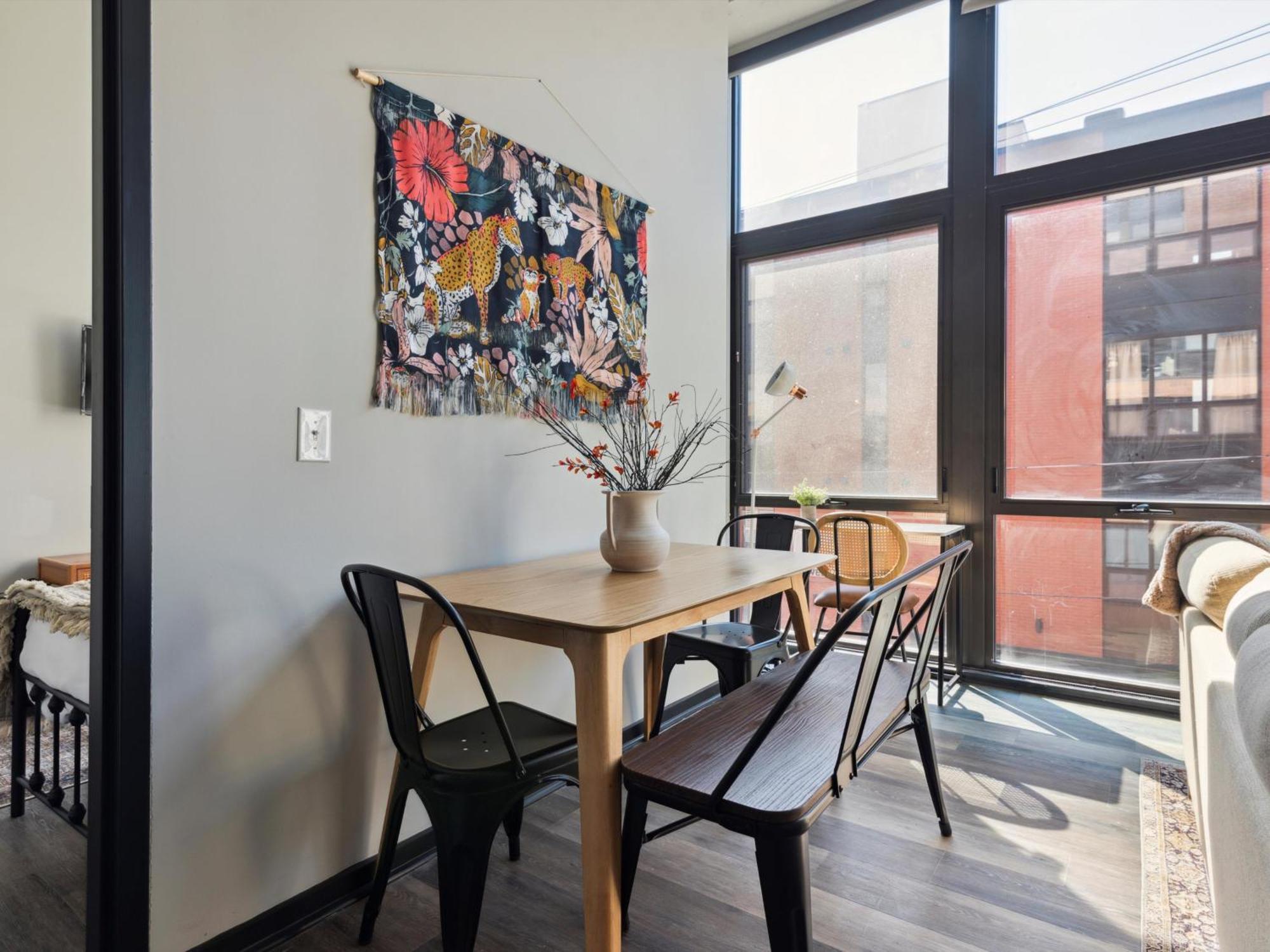 Large 3br Apts & Studios, Free Parking, Gym, Game *