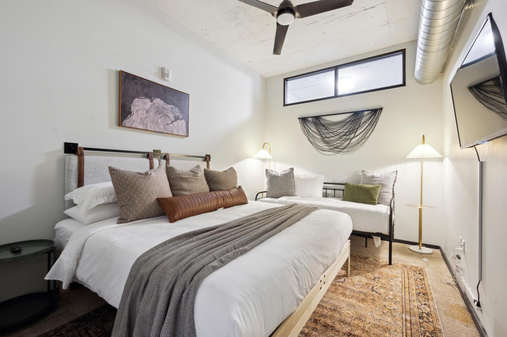 Apartment Large 3br Apts & Studios, Free Parking, Gym, Game