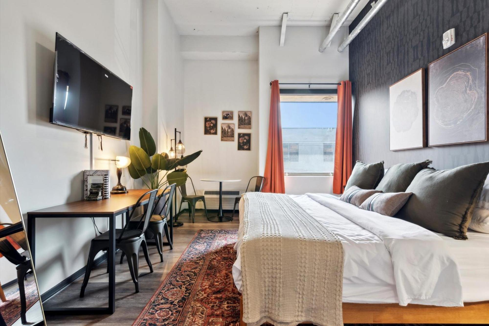 Large 3br Apts & Studios, Free Parking, Gym, Game