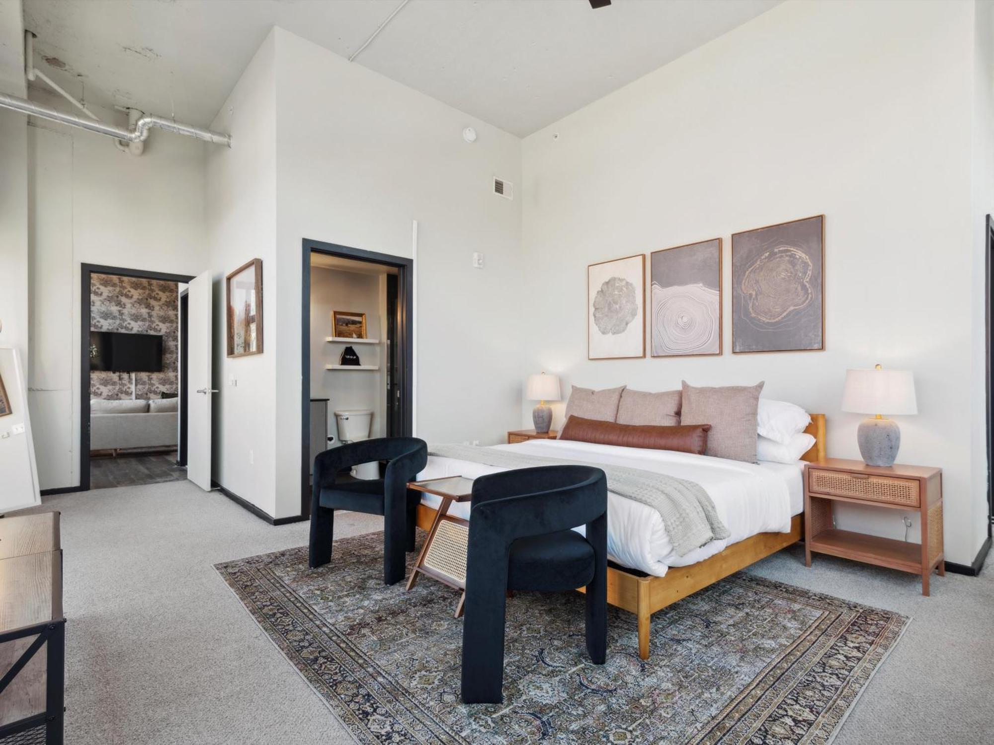 Large 3br Apts & Studios, Free Parking, Gym, Game *