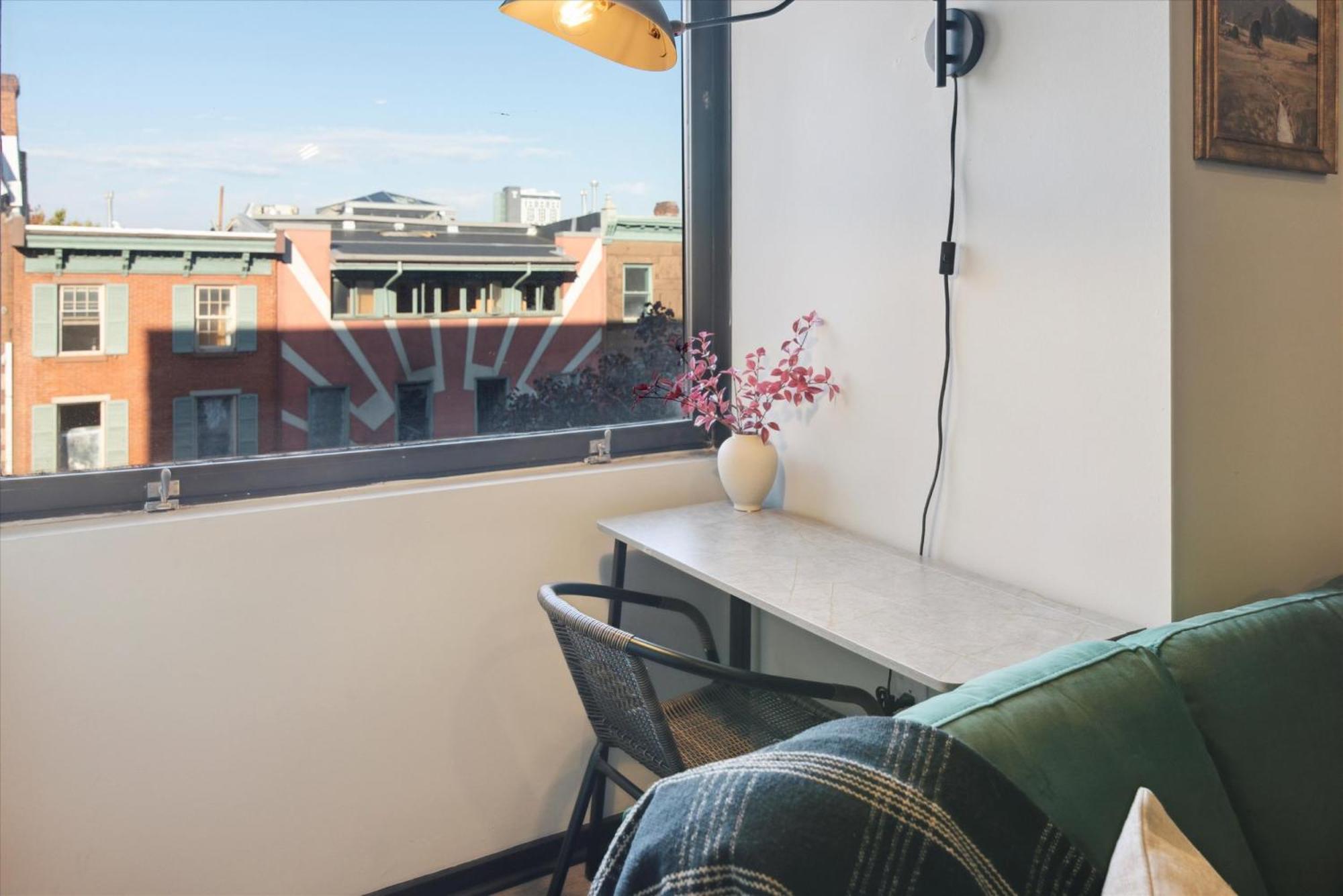 Large 3br Apts & Studios, Free Parking, Gym, Game