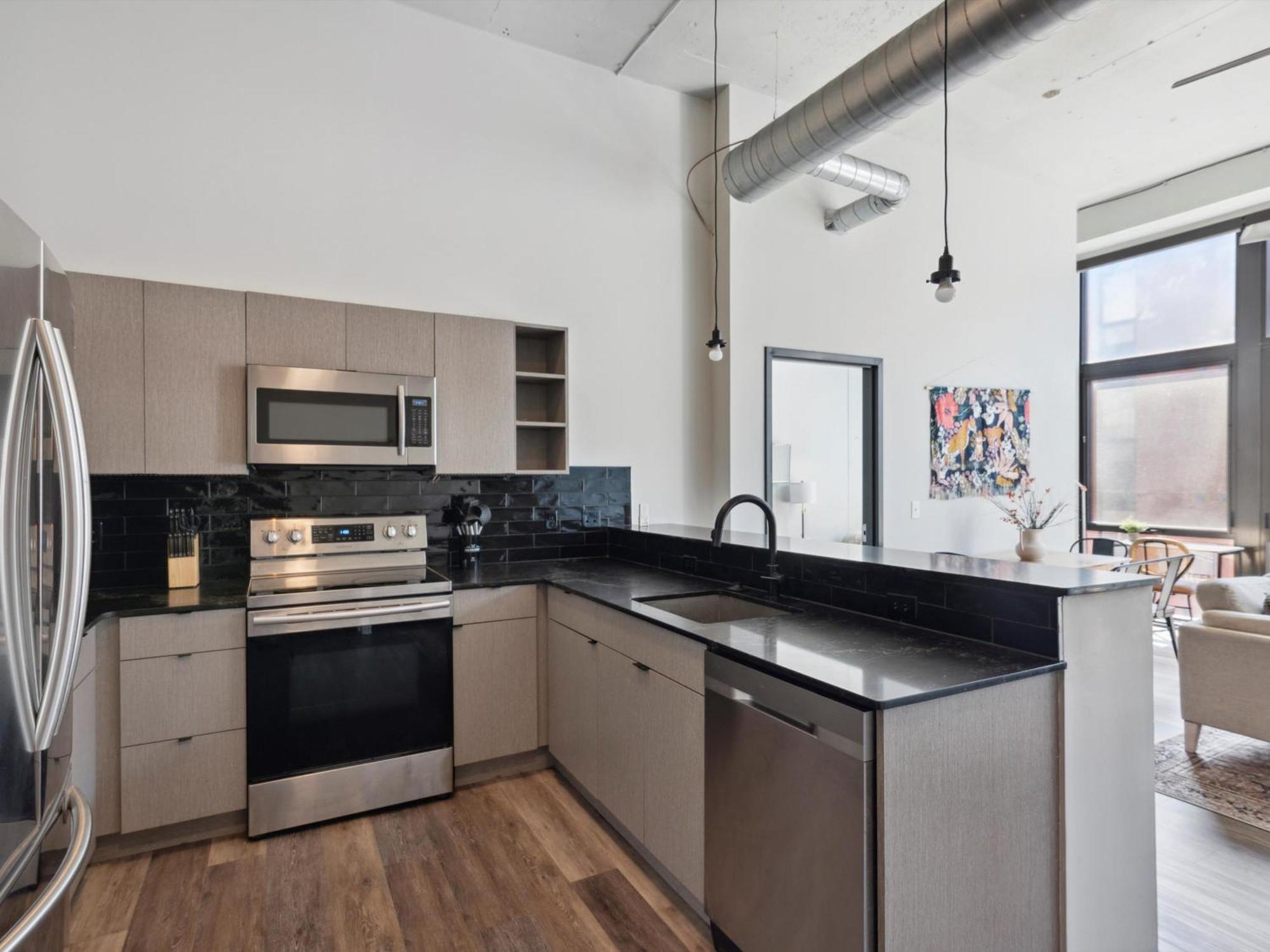 Large 3br Apts & Studios, Free Parking, Gym, Game