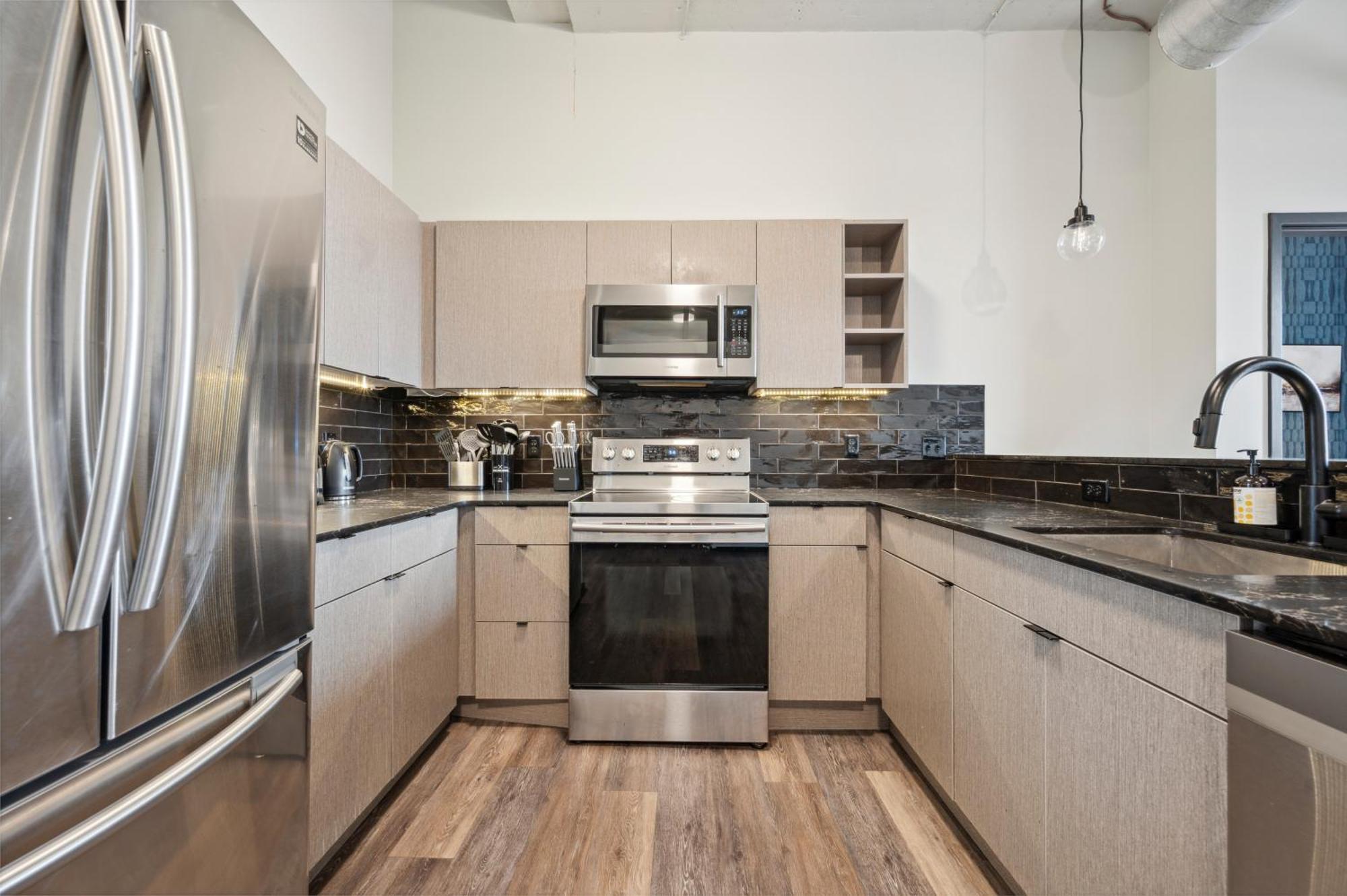 Large 3br Apts & Studios, Free Parking, Gym, Game