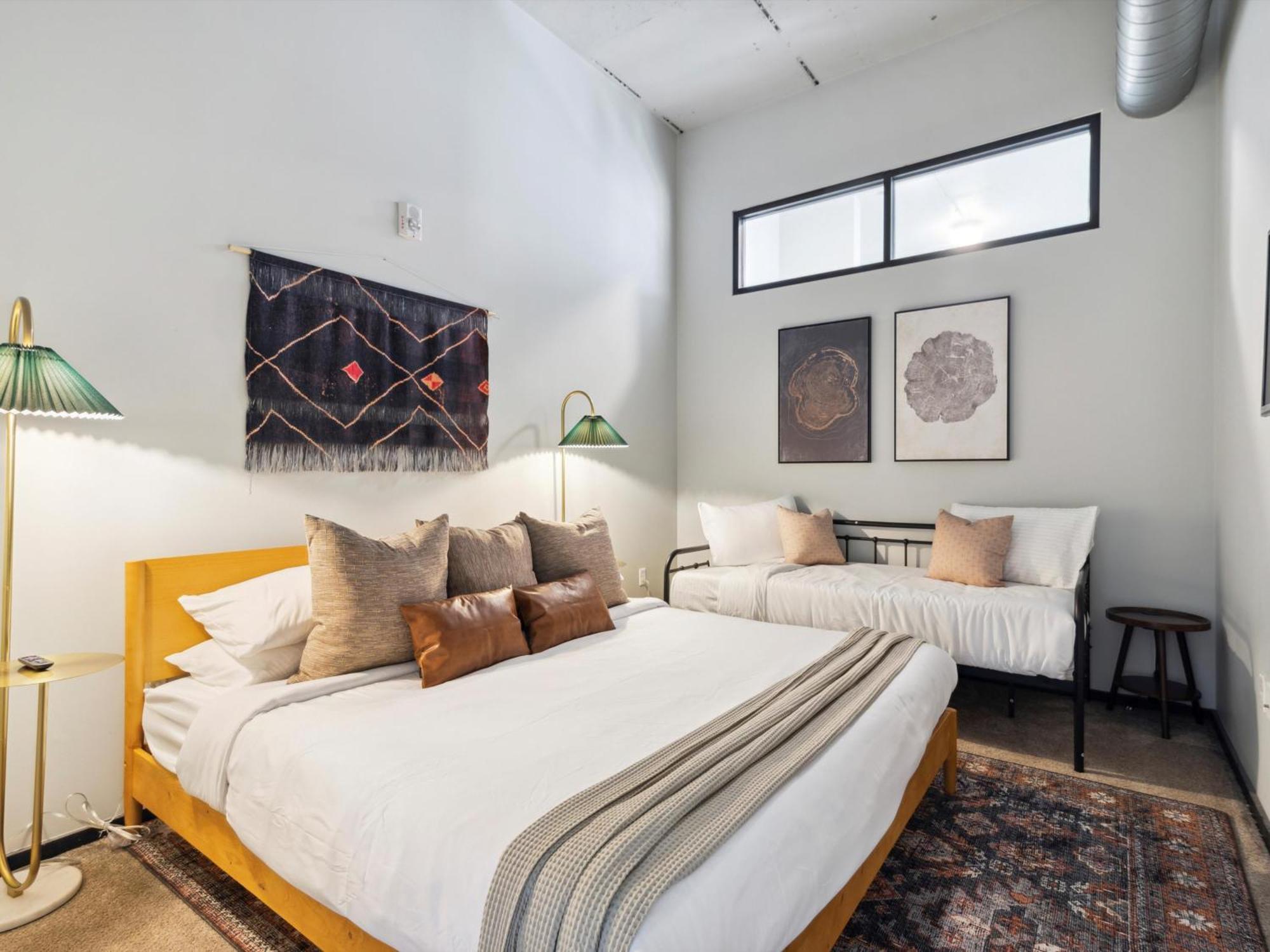 Large 3br Apts & Studios, Free Parking, Gym, Game *